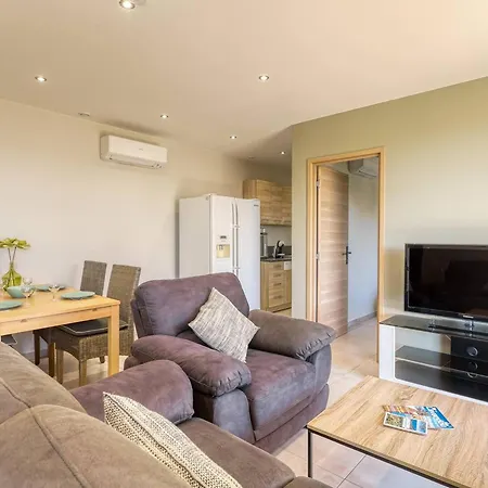 Climatise Proche Centre-ville Et - Fr-1-816-24 * Le Lavandou