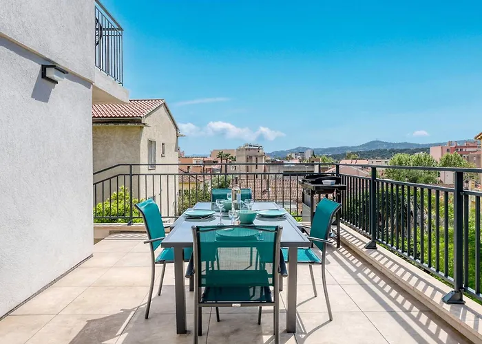 Climatise Proche Centre-ville Et - Fr-1-816-24 * Le Lavandou